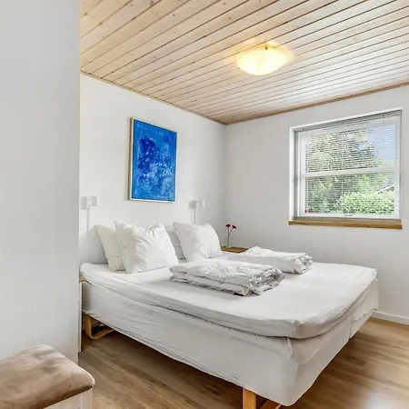 Сasa de vacaciones Varpu - 1-5km From The Sea By Interhome Hals